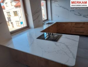 Blat kuchenny z konglomeratu  Calacatta Arras marki Avant / Merkam