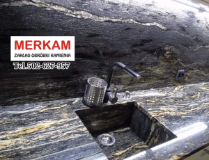 Blat kuchenny z kamienia naturalnego / granit Cosmik Black / Merkam 