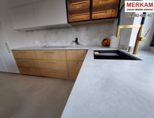 Blaty kuchenne z konglomeratu Ambiente Light  marki Technistone / Merkam