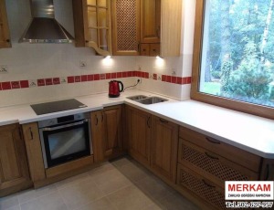 Blat kuchenny z konglomeratu  Crystal Absolute White marki Technistone / Merkam
