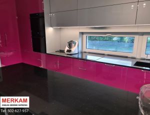 Blat kuchenny z konglomeratu kwarcowego / konglomerat Brillante Black marki Technistone / Merkam