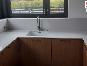 Blat kuchenny z konglomeratu Noble Pro Frost marki Technistone / Merkam