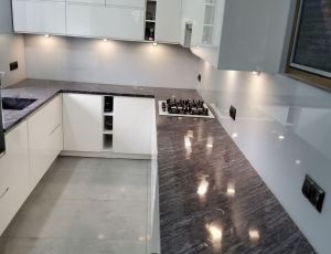 Blat kuchenny z kamienia naturalnego / granit Orion  / Merkam