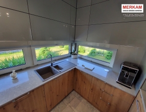 Blat kuchenny z konglomeratu  Polaris marki Silestone  / Merkam