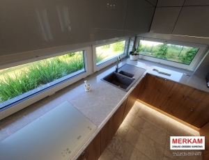 Blat kuchenny z konglomeratu  Polaris marki Silestone  / Merkam