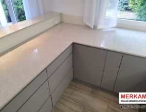 Blat kuchenny z konglomeratu Noble Olympos Mist marki Technistone  / Merkam 