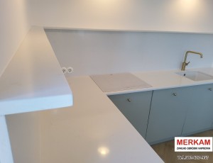 Blat kuchenny z konglomeratu Noble Supreme marki Technistone /  Merkam 