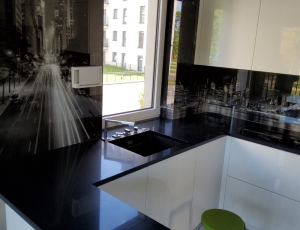 Blat kuchenny z konglomeratu  Brillante Black marki Technistone / Merkam
