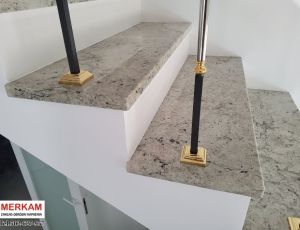 Schody z granitu colonial white / granitowe schody / Merkam