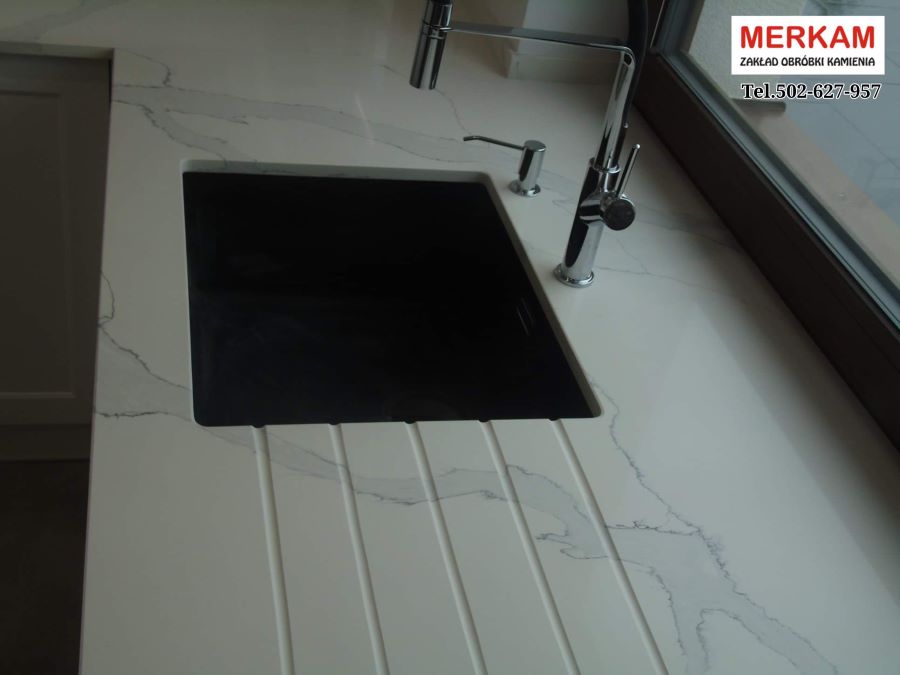 Blat kuchenny z konglomeratu Calacatta Pamir _ Merkam