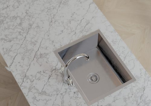blat kuchenny z konglomeratu na blat kuchenny-schody Romano Ricco Technistone